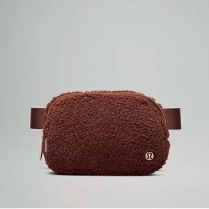 Lululemon Everywhere Fleece Belt Bag 1L